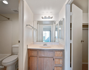4410 N Longview Avenue - Photo Thumbnail 8