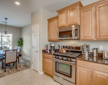 26731 W Pontiac Drive - Photo Thumbnail 12