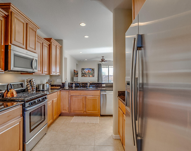 26731 W Pontiac Drive - Photo Thumbnail 18