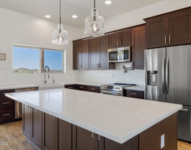 48126 N Coyote Pass Road - Photo Thumbnail 5