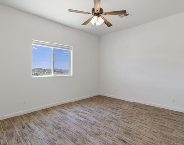 48126 N Coyote Pass Road - Photo Thumbnail 8