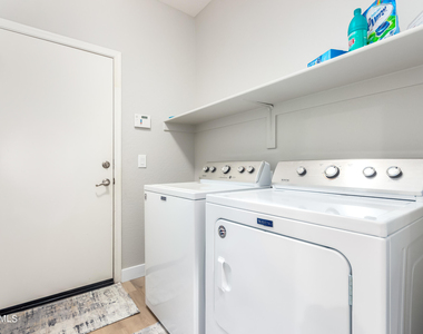 2695 E Rakestraw Lane - Photo Thumbnail 38
