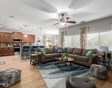 2695 E Rakestraw Lane - Photo Thumbnail 6