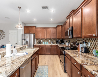 2695 E Rakestraw Lane - Photo Thumbnail 11