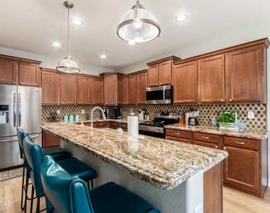 2695 E Rakestraw Lane - Photo Thumbnail 12