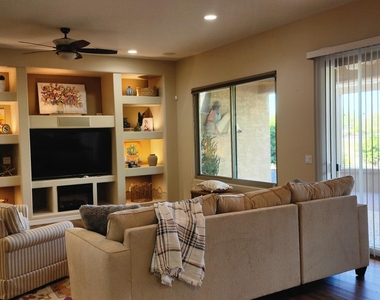 20493 N 264th Avenue - Photo Thumbnail 3