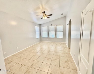 16401 N 39th Place - Photo Thumbnail 7