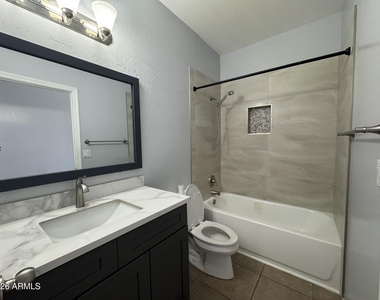 16401 N 39th Place - Photo Thumbnail 5