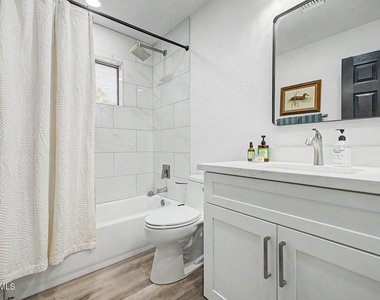 5140 E Poinsettia Drive - Photo Thumbnail 15