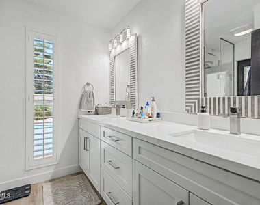 5140 E Poinsettia Drive - Photo Thumbnail 19