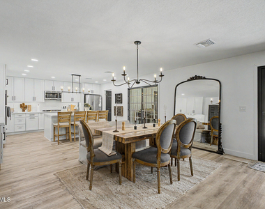 5140 E Poinsettia Drive - Photo Thumbnail 4