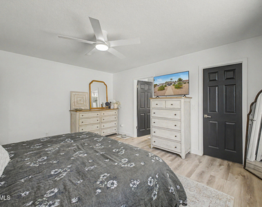 5140 E Poinsettia Drive - Photo Thumbnail 17
