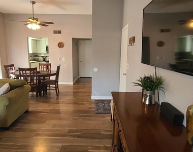 1126 E Charleston Avenue - Photo Thumbnail 12