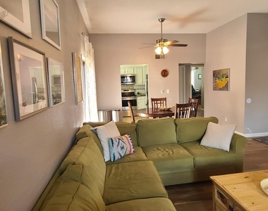 1126 E Charleston Avenue - Photo Thumbnail 15