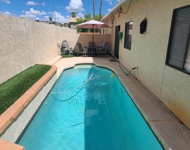 1126 E Charleston Avenue - Photo Thumbnail 1