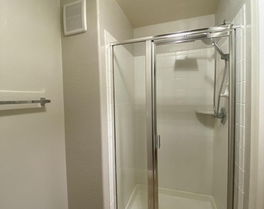 16801 N 94th Street - Photo Thumbnail 11