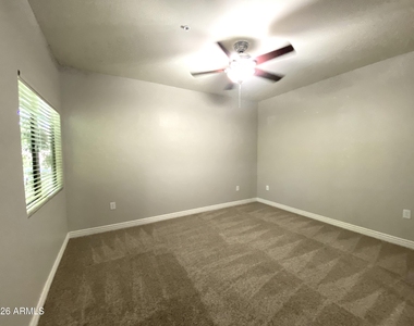 16801 N 94th Street - Photo Thumbnail 13