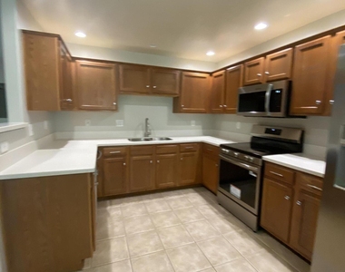 16801 N 94th Street - Photo Thumbnail 8