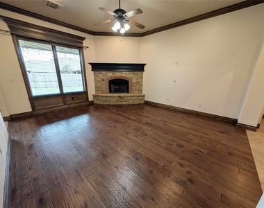 6405 Bent Wood Drive - Photo Thumbnail 3