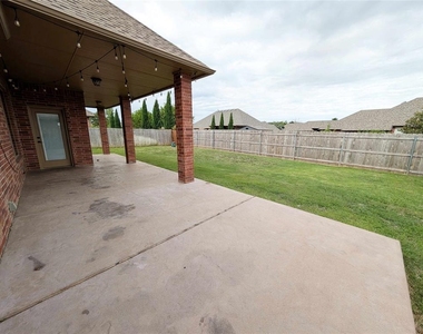 6405 Bent Wood Drive - Photo Thumbnail 22