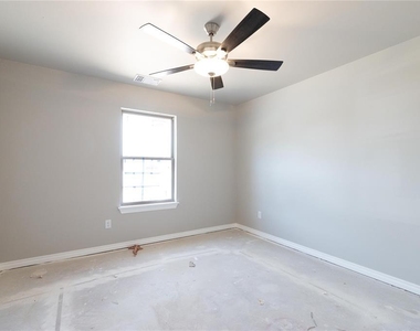 9112 Nw 127th Street - Photo Thumbnail 8