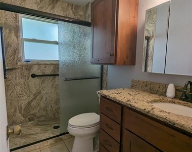 1404 Heather Lane - Photo Thumbnail 9