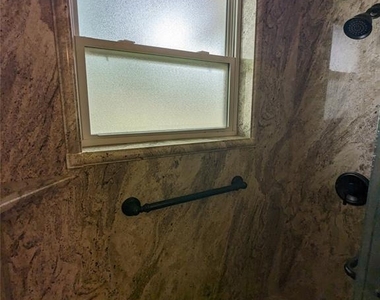1404 Heather Lane - Photo Thumbnail 10