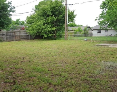 1508 Southern Heights Avenue - Photo Thumbnail 3