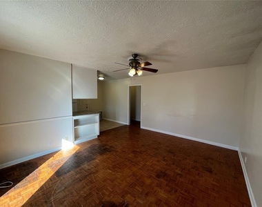 1508 Southern Heights Avenue - Photo Thumbnail 9