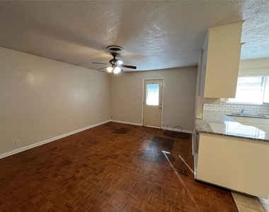 1508 Southern Heights Avenue - Photo Thumbnail 10
