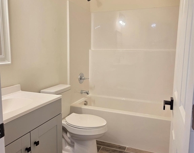 219 Green Drive Sw - Photo Thumbnail 7