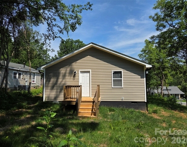 219 Green Drive Sw - Photo Thumbnail 9