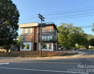 212 Smallwood Street S - Photo Thumbnail 3