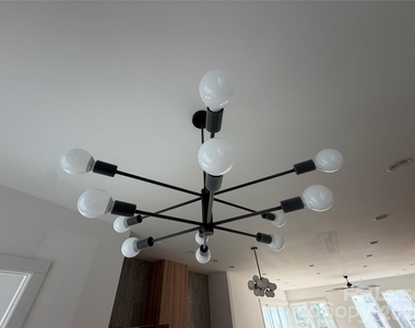 212 Smallwood Street S - Photo Thumbnail 6