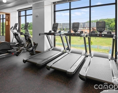 300 E 36th Street - Photo Thumbnail 6