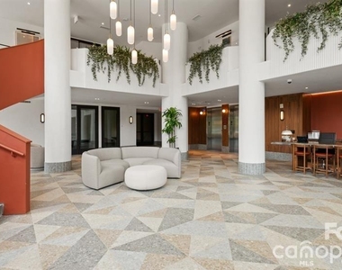 300 E 36th Street - Photo Thumbnail 16