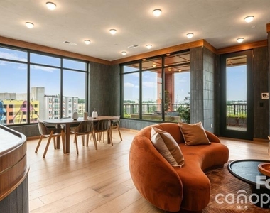 300 E 36th Street - Photo Thumbnail 8