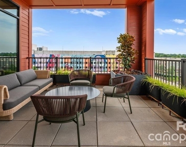300 E 36th Street - Photo Thumbnail 9
