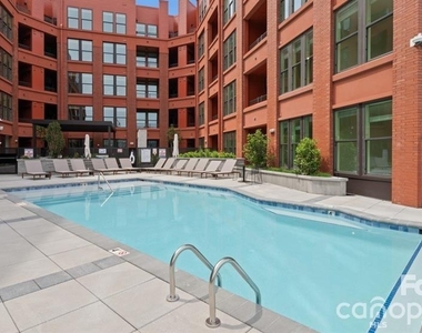 300 E 36th Street - Photo Thumbnail 3