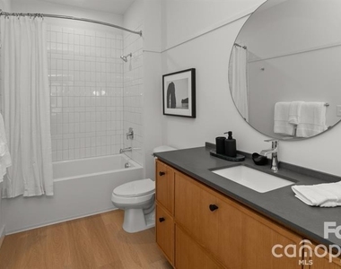 300 E 36th Street - Photo Thumbnail 33