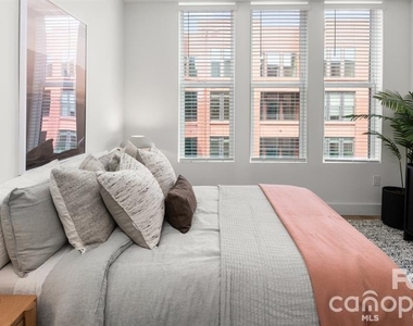 300 E 36th Street - Photo Thumbnail 31