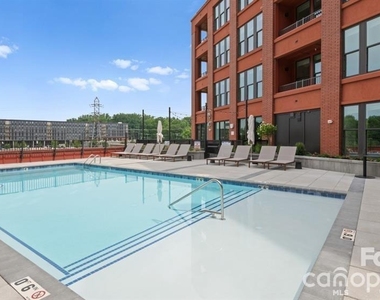 300 E 36th Street - Photo Thumbnail 13