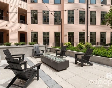 300 E 36th Street - Photo Thumbnail 14