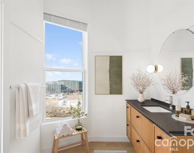 300 E 36th Street - Photo Thumbnail 24