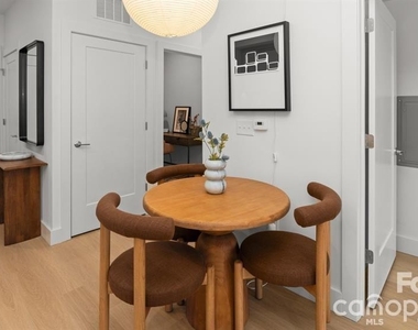 300 E 36th Street - Photo Thumbnail 28