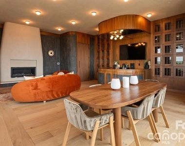 300 E 36th Street - Photo Thumbnail 7
