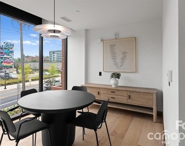 300 E 36th Street - Photo Thumbnail 17