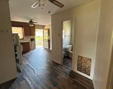 2312 Cline Street - Photo Thumbnail 2