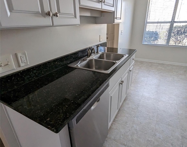 72 Windwood Drive - Photo Thumbnail 3