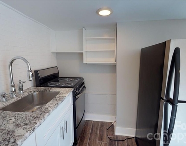 428 Hawthorne Lane - Photo Thumbnail 6